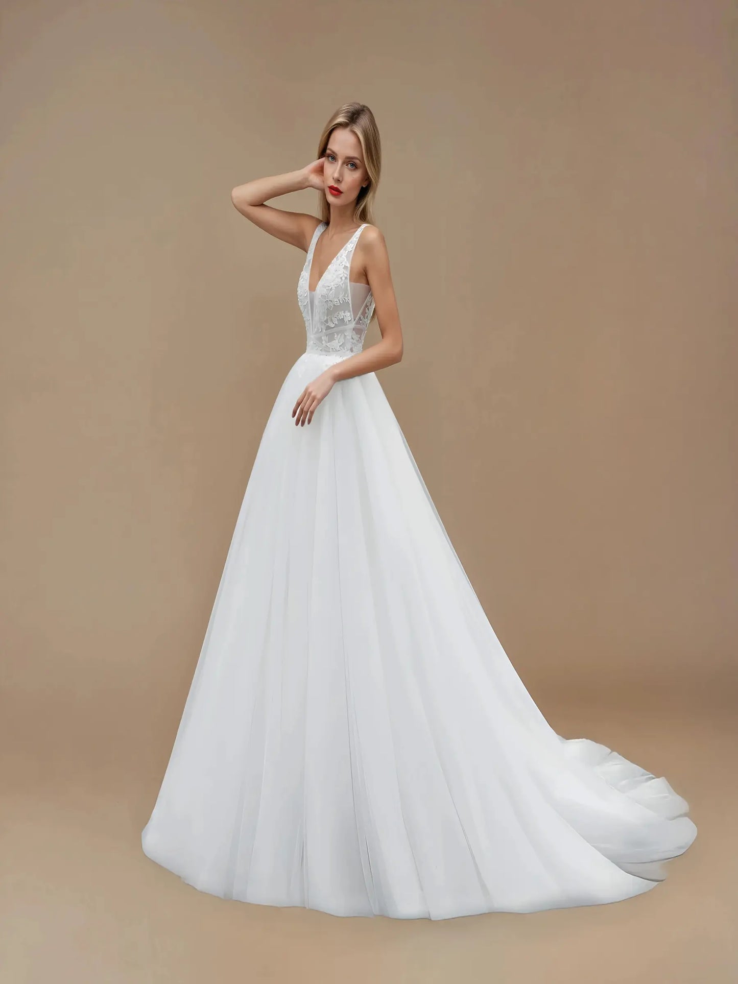 Elantra V-Neck Lace Gown