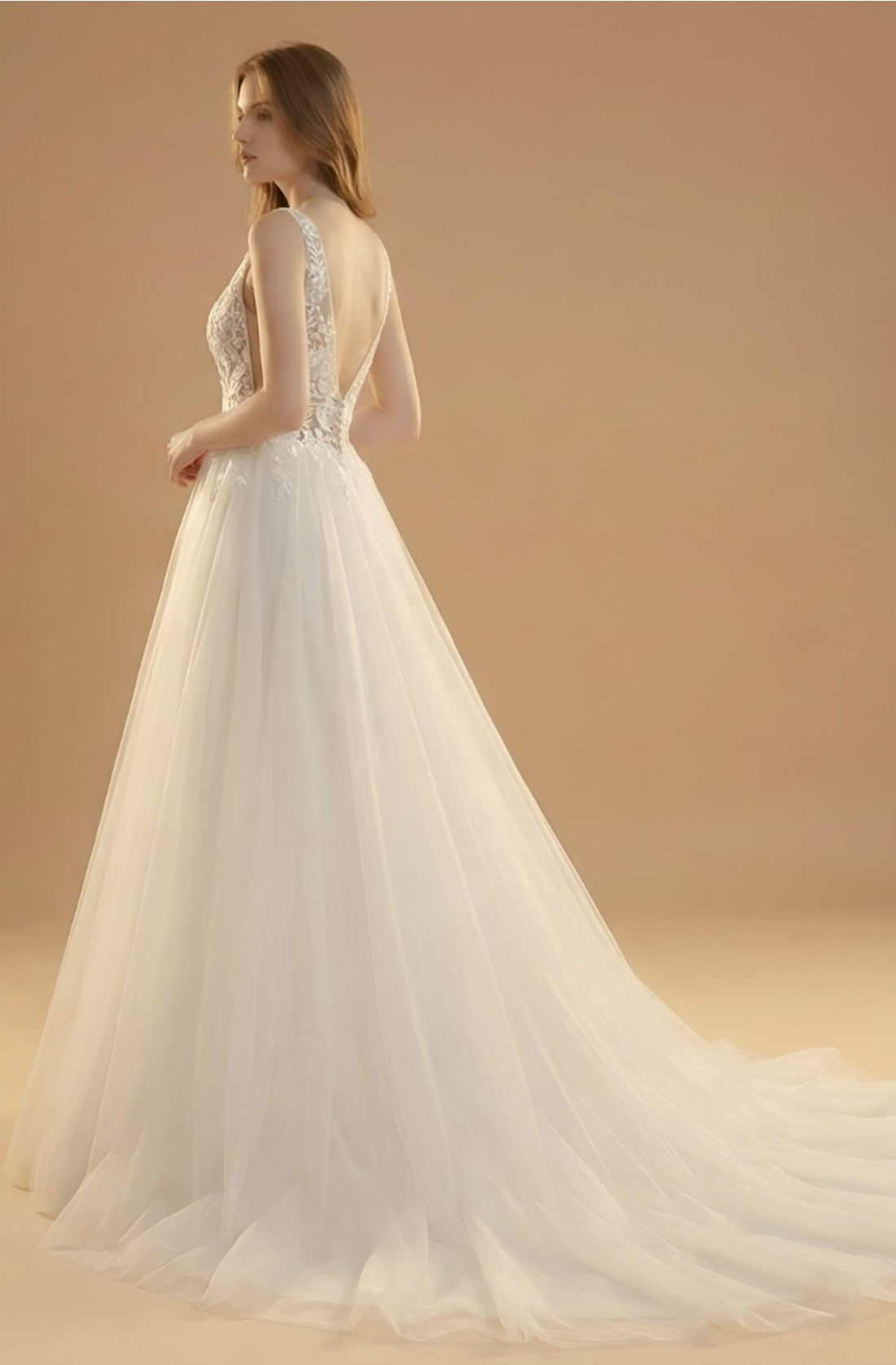 Elantra V-Neck Lace Gown